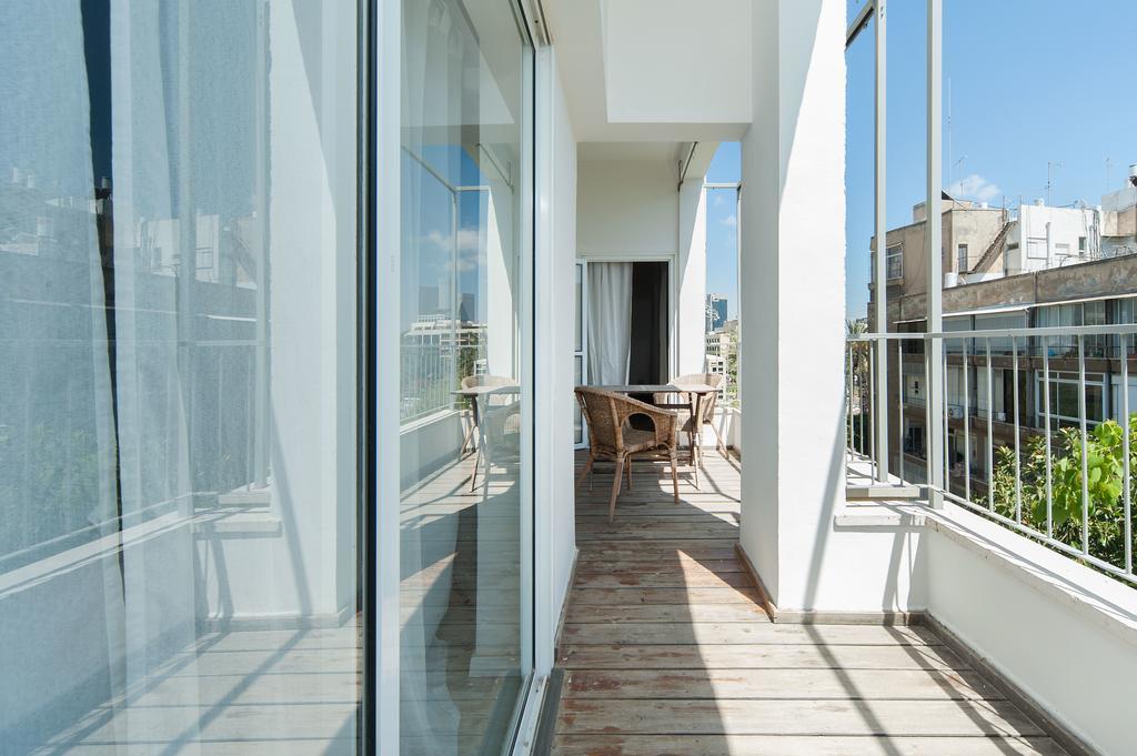 Stylish Apartments W Balcony In The Very Center By Sea N' Rent テル・アビブ 部屋 写真